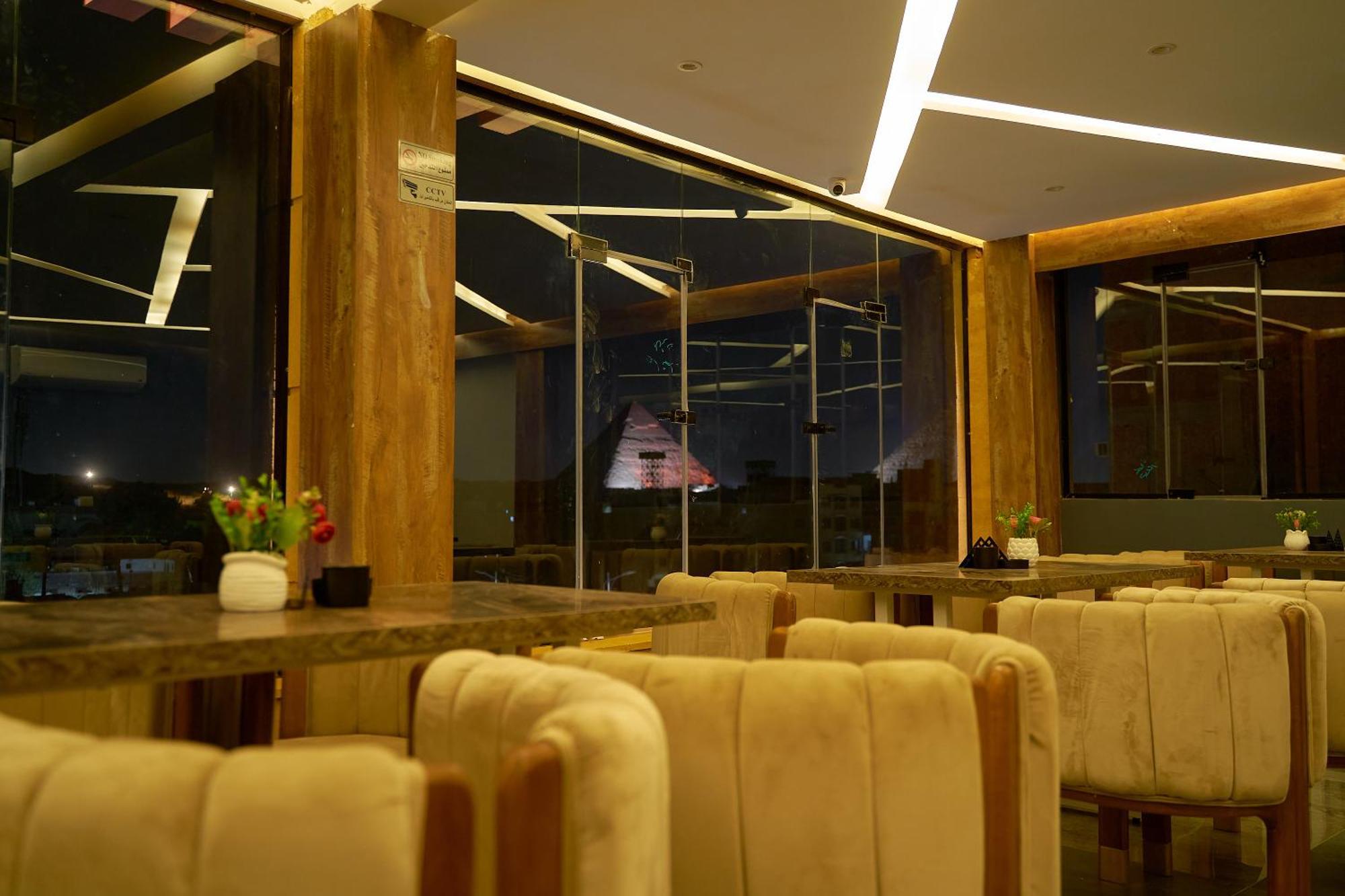 Crown Pyramids View Hotel Giza Eksteriør billede